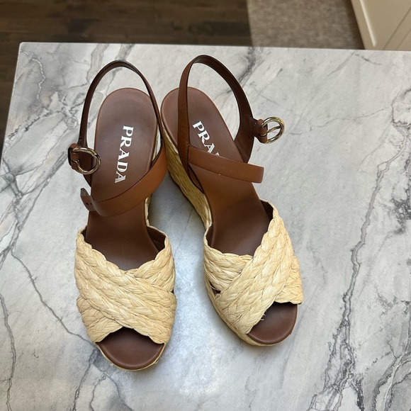 Prada rafia wedge worn once. Excellent condition no sign of wear - Picture 3 of 8